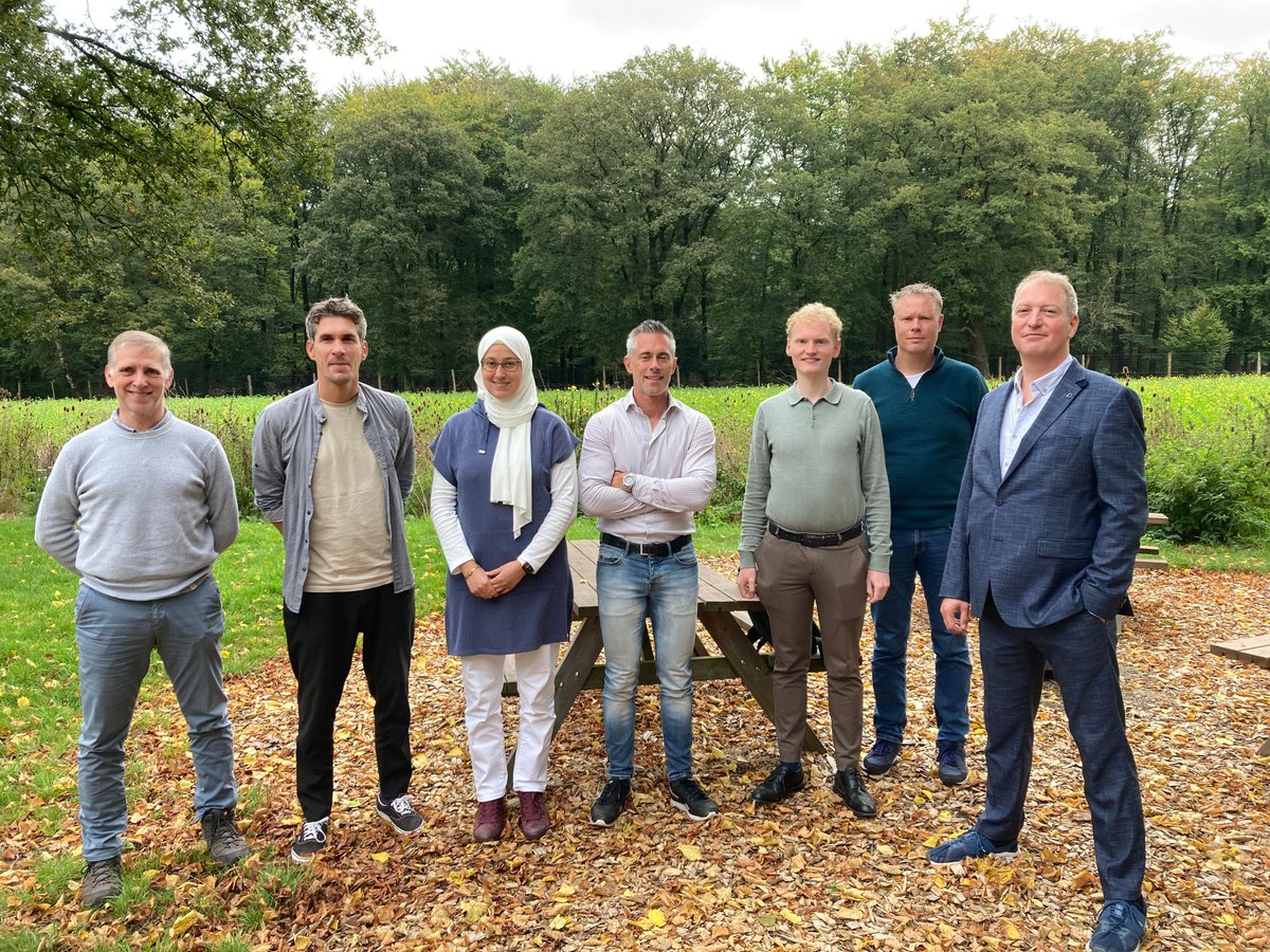 Vorige maand vond de masterclass Volwassen Digitale Overheid plaats: "Bevlogen zijn we in drie dagen meegenomen in de elementen die bepalend zijn voor een goed  functionerende I-overheid en hoe deze op elkaar ingrijpen."

Deelnemen in 2025? Ga naar kafkabrigade.nl/onderwijs!