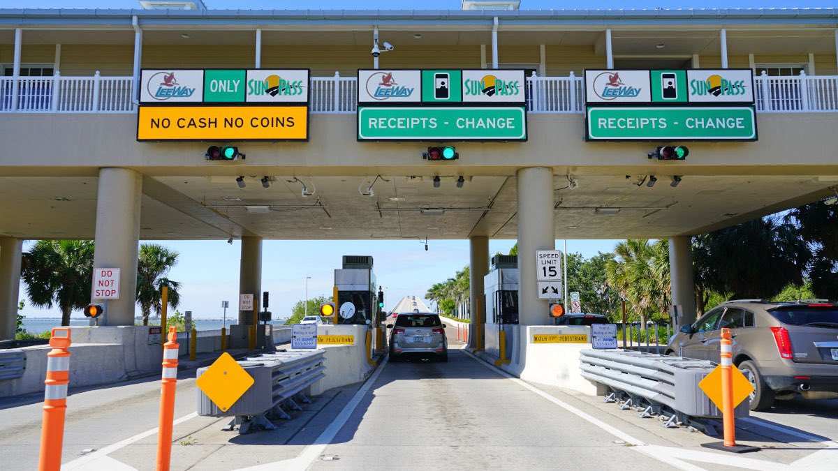 DCL_CRUISE_NERD's tweet image. Gov Desantis is suspending tolls starting at 10:30 est today ahead of hurricane Milton #HurricaneMilton #hurricane #Toll #Florida