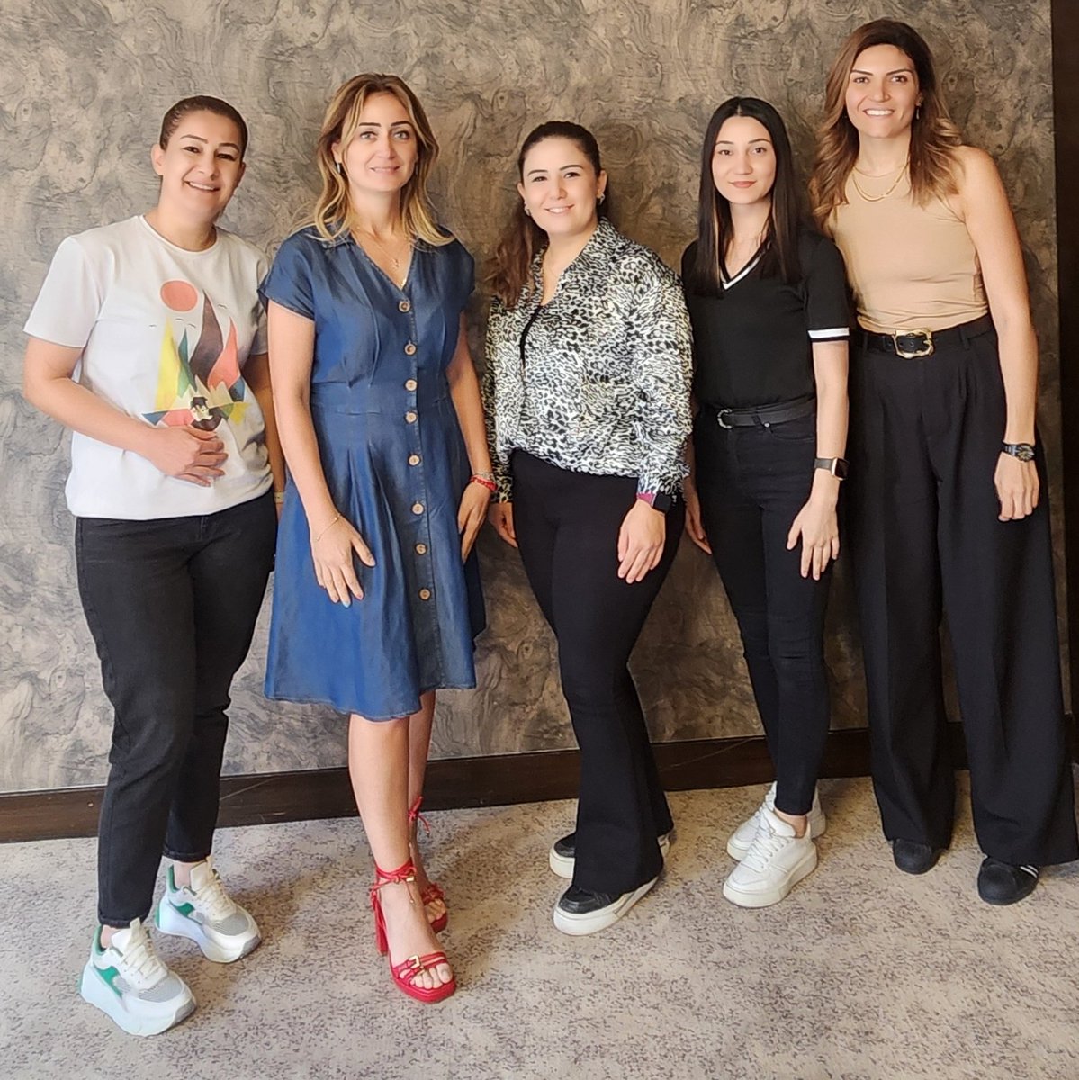 YasemenCaliskan's tweet photo. Gülsan Holding'in değerli ekip üyelerine "Üst Düzey Yönetici Asistanlığı" eğitim programımız, uygulamalı atölye çalışmaları ile tamamlandı.

🎯 Katılımcılarımıza performansları nedeniyle teşekkür eder, başarılar dileriz.

#uygulamalıatölye #kurumsalgelisim #uygulamaliegitim https://t.co/DXVbRoeJGA