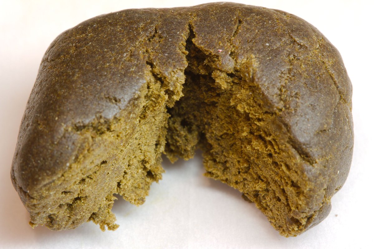 TheGuyFromWpg's tweet photo. Another sample of hash from my friends at Exka to talk about today, their XK Haschtag de Noé hash.

This is a Quebec only product I think, I’m not sure if there’s a market for a 27% hash in the rest of Canada. I have bought 30% hash products before though, so who knows. 🤓 https://t.co/v2GrFXEFMm