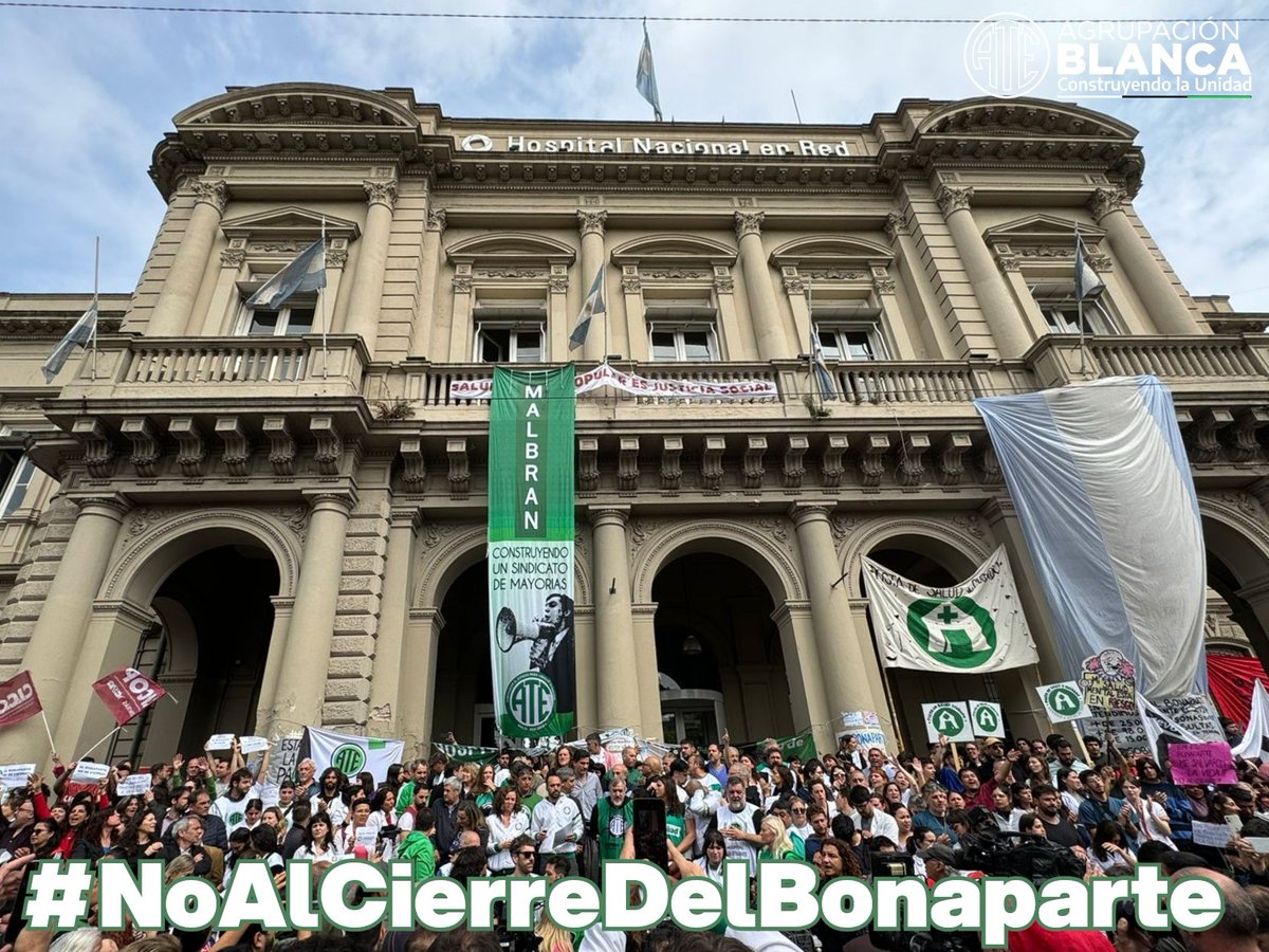 agrupblanca_ate's tweet photo. Con una presencia multitudinaria, hoy estuvimos en la puerta del Htal Bonaparte para apoyar y sostener la lucha que vienen llevando adelante lxs trabajadorxs  contra el intento de cierre del hospital y el vaciamiento de las políticas de salud pública.
#NoAlCierreDelBonaparte https://t.co/a0ZdUe9qXC