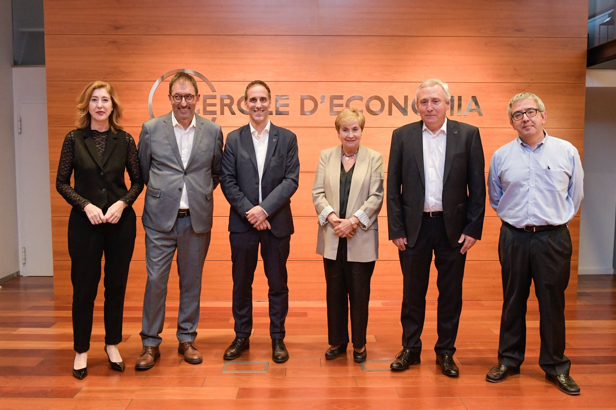 Cercle d'Economia (@cdeconomia) on Twitter photo 📢 El context actual, marcat per un canvi tecnològic accelerat i un augment general de la incertesa, planteja reptes importants per al #cooperativisme. N'hem parlat aquesta tarda amb <a href="/xlopezgarcia/">Xavier López García</a>, <a href="/mavirojo/">Maravillas Rojo</a> <a href="/AbacusCoop/">Abacus cooperativa</a> i Íñigo Ucín <a href="/esMONDRAGON/">MONDRAGON</a> 📢 El context actual, marcat per un canvi tecnològic accelerat i un augment general de la incertesa, planteja reptes importants per al #cooperativisme. N'hem parlat aquesta tarda amb <a href="/xlopezgarcia/">Xavier López García</a>, <a href="/mavirojo/">Maravillas Rojo</a> <a href="/AbacusCoop/">Abacus cooperativa</a> i Íñigo Ucín <a href="/esMONDRAGON/">MONDRAGON</a>