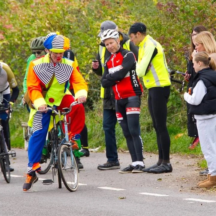 Christine Bottrill Banter Bike 4.3 TT could you have more fun on a bike?! In what other TT would you stop and make balloon animals?

Great effort from Mark Bottrill and Coalville Wheelers Cycling Club