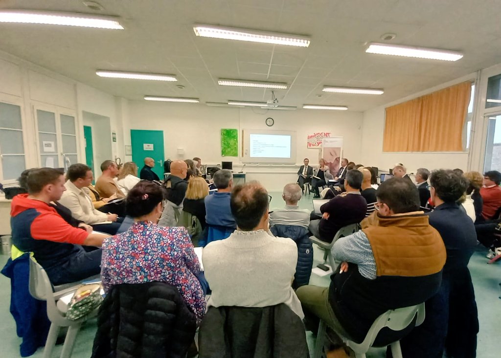 COPIL #TER du pays mellois en présence de M. Fardet IGÉSR
🎯Construire des projets partenariaux ambitieux centrés sur le parcours des élèves et les atouts du territoire 
#coopération #égalitédeschances #formation