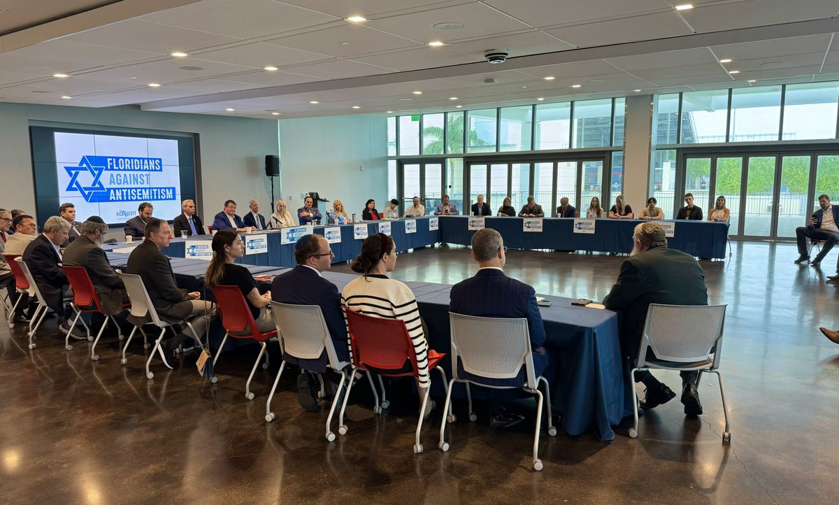 ScottforFlorida's tweet image. Florida stands FIRMLY against antisemitism.

On the anniversary of #Oct7, It was my honor to host leaders for a roundtable discussion at @FloridaAtlantic on the importance of supporting our Jewish community🇺🇸🇮🇱