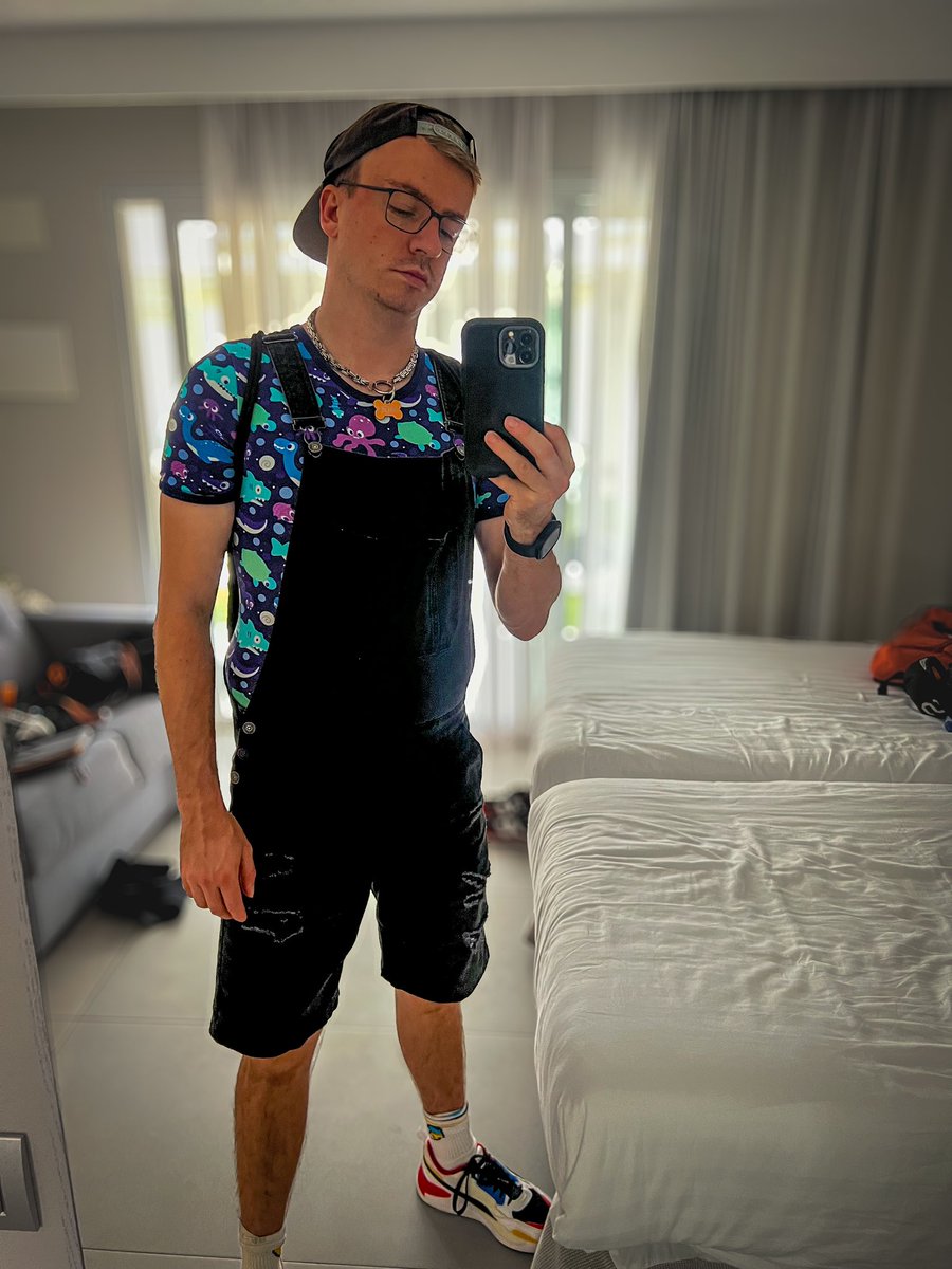 Tough day today given what day it is, so got padded and in one of my faviroute onesies feeling heckin’ cute.