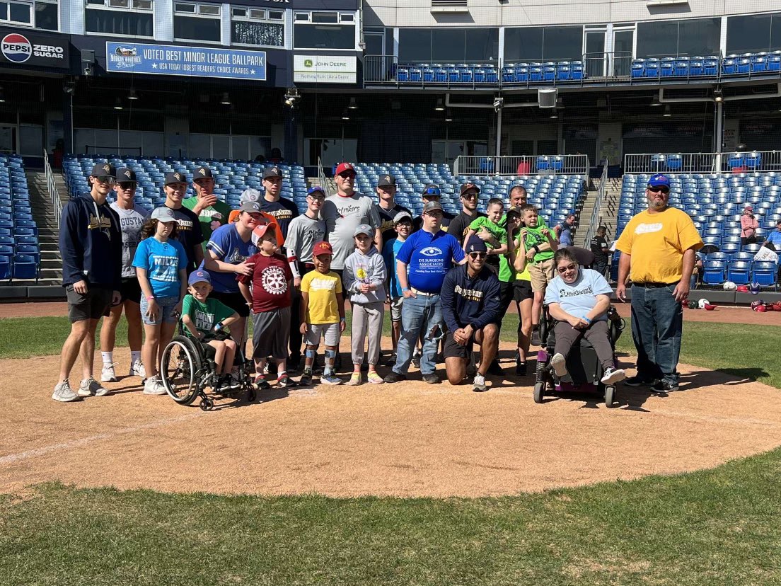 Augustana Vikings tweet media