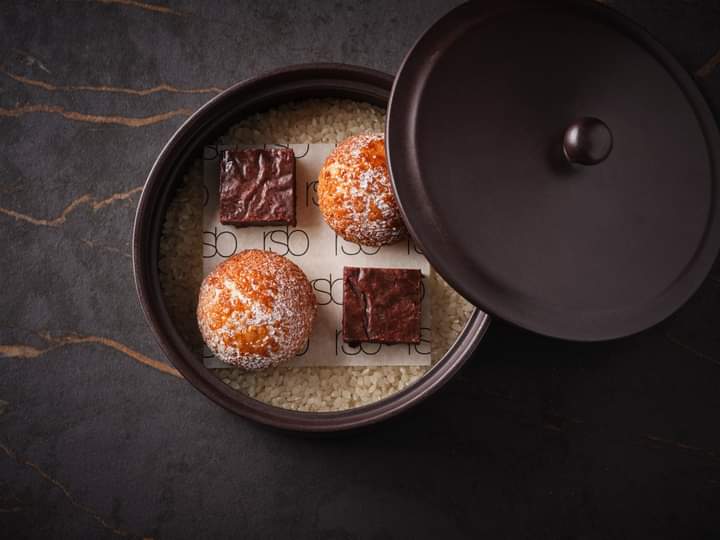 Sat Bains on 25 Years at the Top

We hear what it takes to run a Two Michelin Star restaurant and stay relevant in an ever-evolving industry

guide.michelin.com/gb/en/article/…