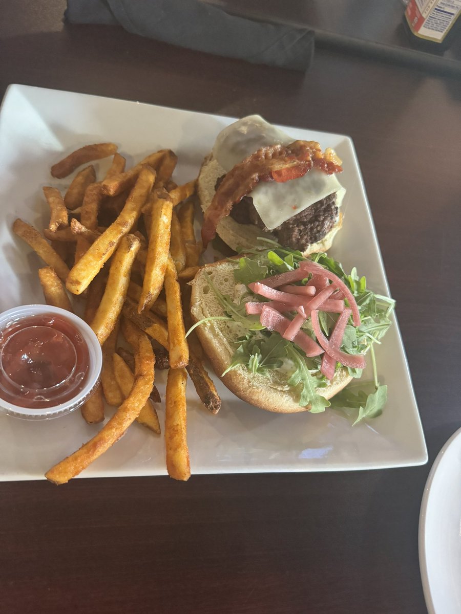 stephsgreen's tweet photo. Excited to eat with our #ConterraNetworks partner, #NobleSavage https://t.co/rZUgoARpSw