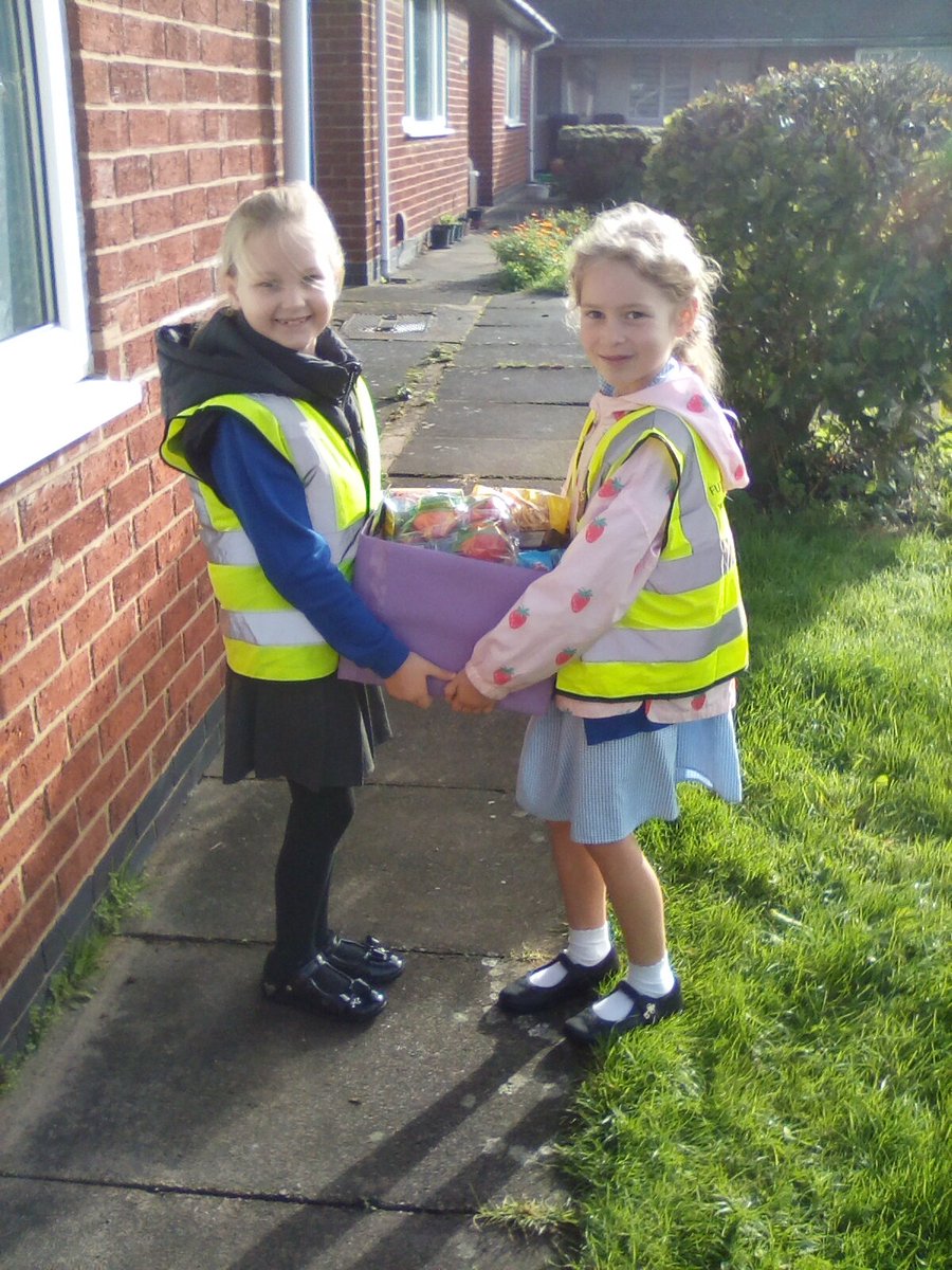 Barwelltrips's tweet photo. Today some of our children went out into our local community to gift the Harvest donations that our wonderful families kindly donated. The recipients on Church Close were so appreciative and Mrs Hiscox was very proud of the great character our children displayed. @barwellacademy https://t.co/v2lr4lI3IJ