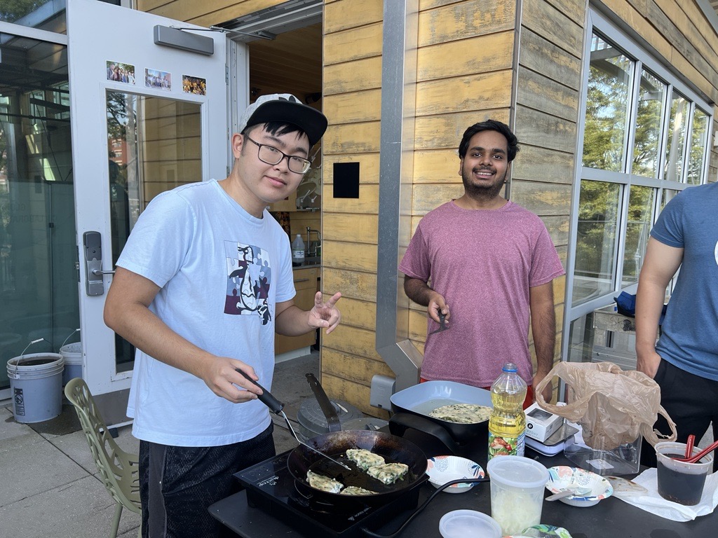 ibbgatech's tweet photo. Shoutout to our BBUGS Gardening Committee for organizing last week's sedge planting and chive pancake social...lots of fun-filled gardening, cooking, and socializing! Join us weekly at 10 a.m. on Saturdays for garden maintenance!🌱 #IBB #BBUGS https://t.co/LN0r2UWIob