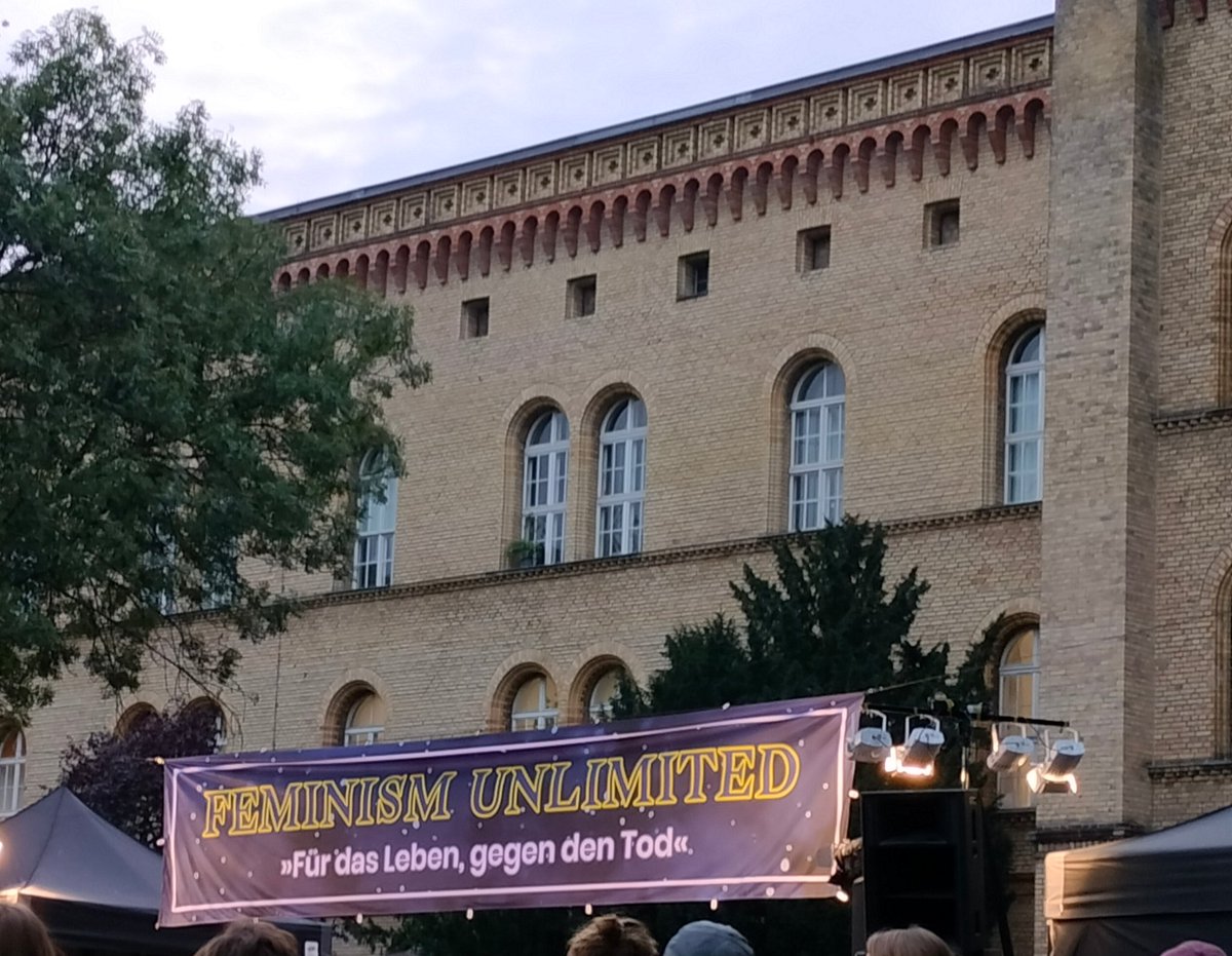 In Gedenken an die ermordeten und entführten Menschen vom 7.10.23 #feminismu