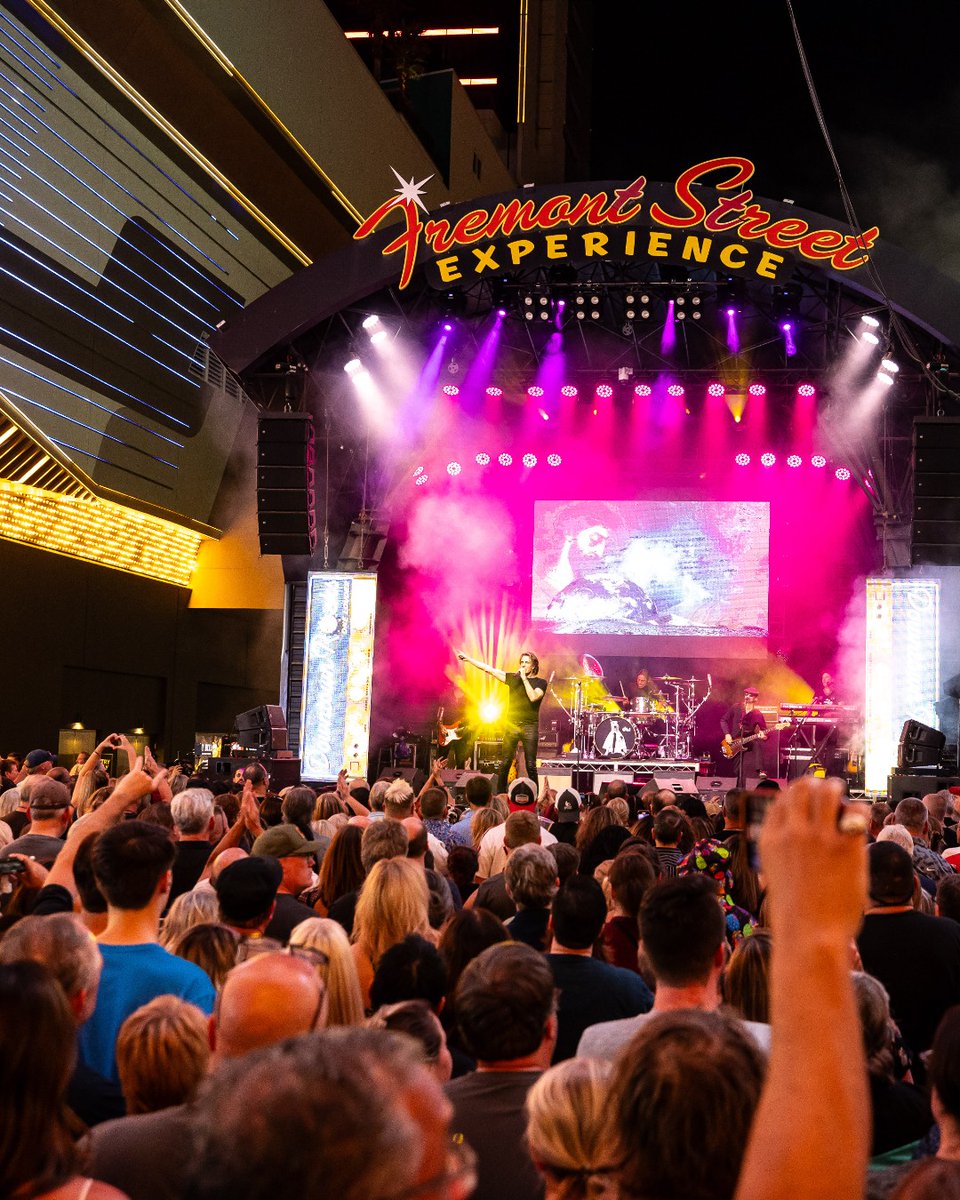 FSELV's tweet image. Rick Springfield promised 'We're Gonna Have A Good Time' last Saturday night and he did not disappoint! What a way to close out the Downtown Rocks series! 

#DowntownRocks #FremontStreetExperience #RickSpringfield