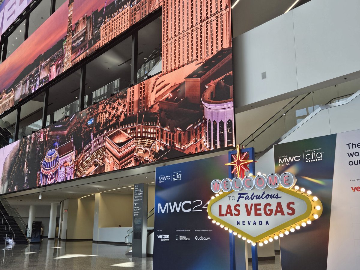 christpatsi's tweet image. One day for #MWCLV show start. All things Enterprise #5G in focus this year  📶🏭🚓 #GSMA