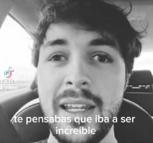 fley_es's tweet photo. Yo me pregunto, después de insistir tanto en el cara a cara con Ricky y confirmar que podía a partir del día 4 y después el día 5 ¿qué cambió para que decidiera que el día 6 lo más importante era Lizy? cuando era el mismo periodo de tiempo. https://t.co/P7eauzfJlN