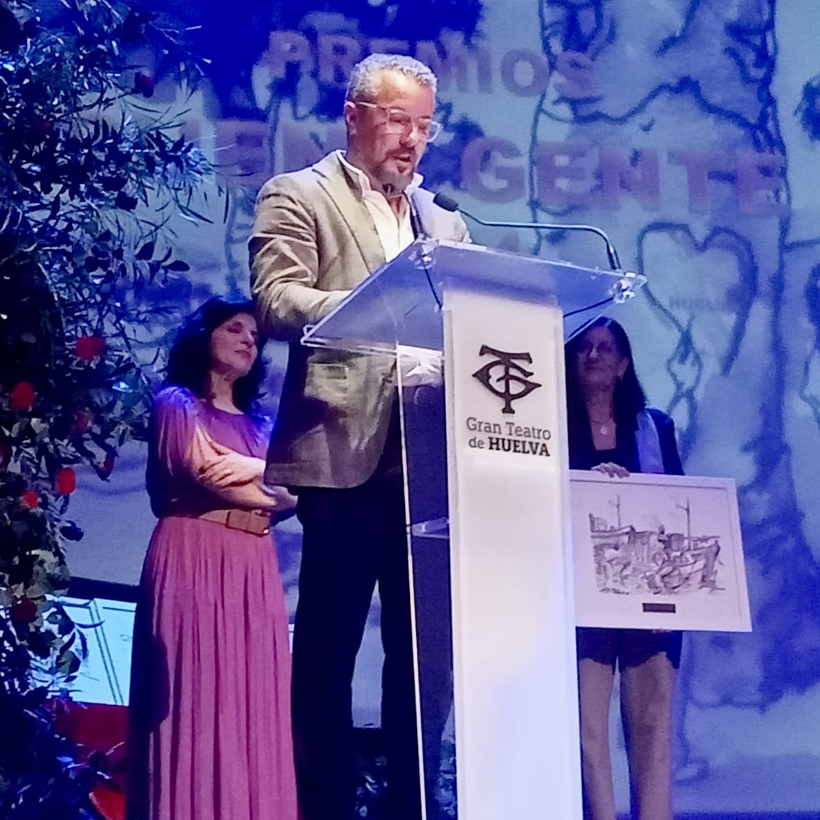 Ayto. San Juan Pto. (@aytosanjuan) on Twitter photo 🏆 El sanjuanero Juan González Caballero, nominado a los Premios Buena Gente de Huelva.
🎭 El Gran Teatro de Huelva ha acogido esta tarde la gala de los premios ‘Buena Gente de Huelva’, organizada por el diario digital <a href="/HuelvaBN/">HuelvaBuenasNoticias</a> . 🏆 El sanjuanero Juan González Caballero, nominado a los Premios Buena Gente de Huelva.
🎭 El Gran Teatro de Huelva ha acogido esta tarde la gala de los premios ‘Buena Gente de Huelva’, organizada por el diario digital <a href="/HuelvaBN/">HuelvaBuenasNoticias</a> .