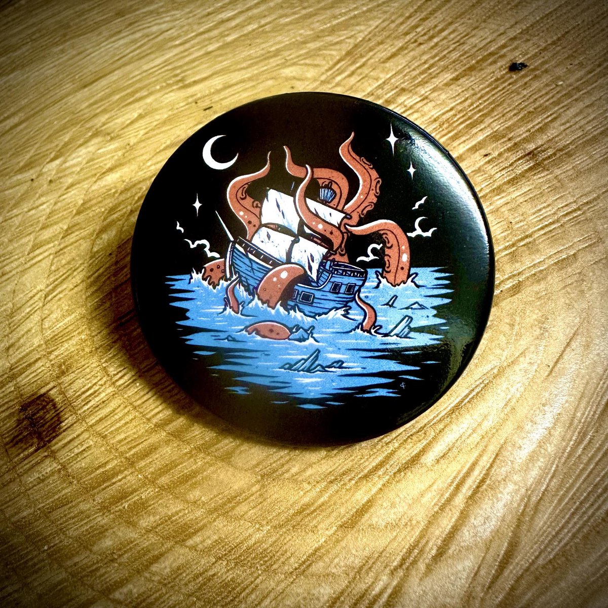 acousticfisher's tweet photo. Everybody loves a badge! These will be available at my next show this #saturday - see you soon @RadioCitySocial - #luke #fisher #lukefisher #acoustic #acousticguitar #badge #merch #musician #songwriter #singersongwriter https://t.co/HnZS5GtErP