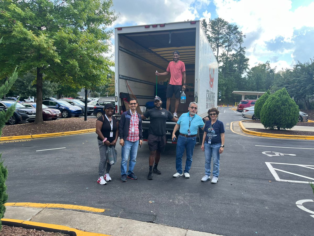 TMSAPCS's tweet image. Huge thanks to the entire TMSA family, including Superintendent Mr. Ben, Central Office, and TMSA Triangle staff and community, for their incredible generosity and volunteer efforts! We collected essential items for our neighbors in West NC!  #TMSAPCS #NCStrong #HurricaneHelene
