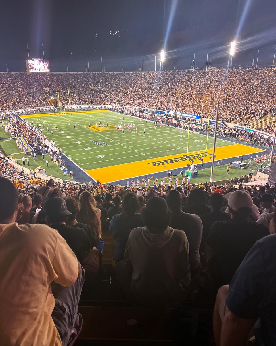 Thank you to <a href="/CalBaseball/">Cal Baseball</a> for an amazing weekend #GoBears 🐻