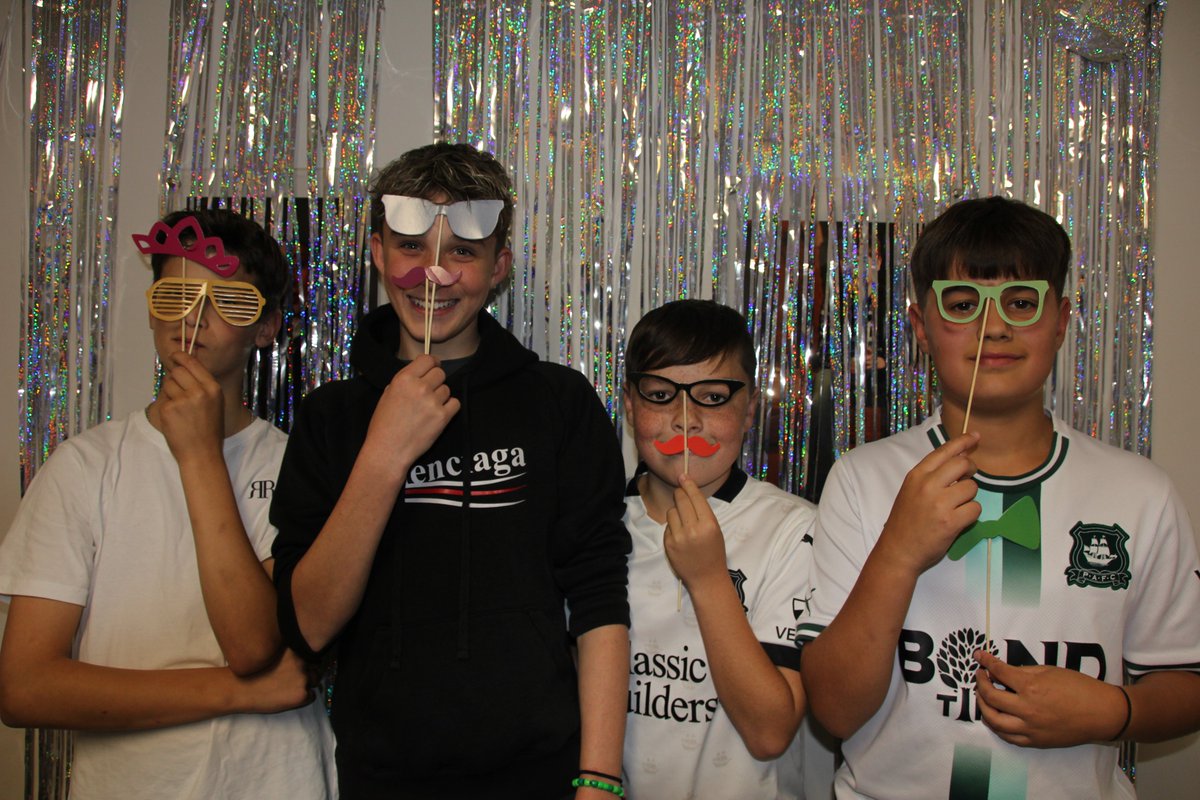 Mount_Kelly's tweet photo. Year 8 pupils had great fun at their sleepover in Tavy House on Friday night. A fabulous burrito bar was followed by a disco and photo booth, before hot chocolate and a quiz. #mountkellyprepboarding #prepboarding #boardingschool
#boardingschoollife https://t.co/b8fVEP44FH