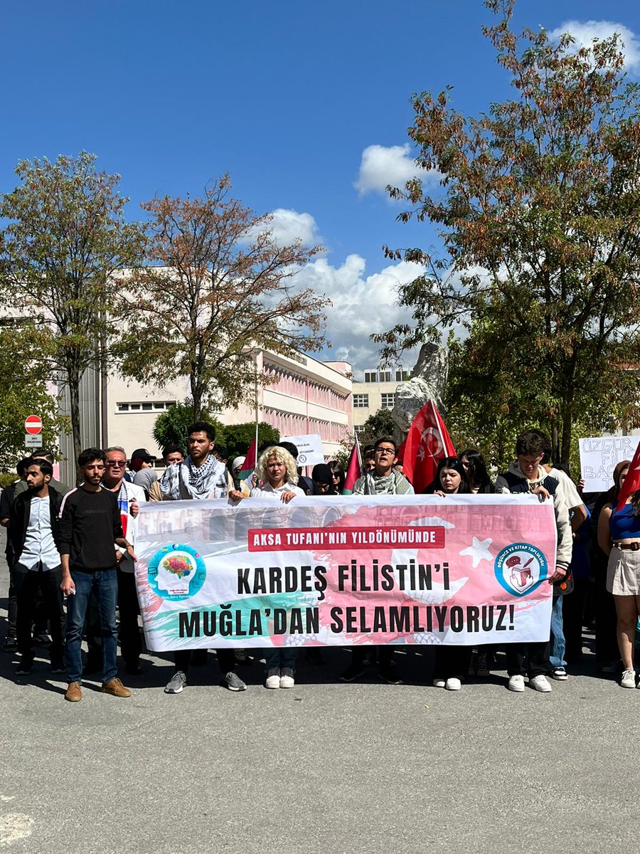mskugencbakis's tweet photo. Filistine destek yürüyüşümüzü gerçekleştirdik. 

#mskü #muğlasıtkıkoçmanüniversitesi #Palestine https://t.co/MzhpPh3rNW