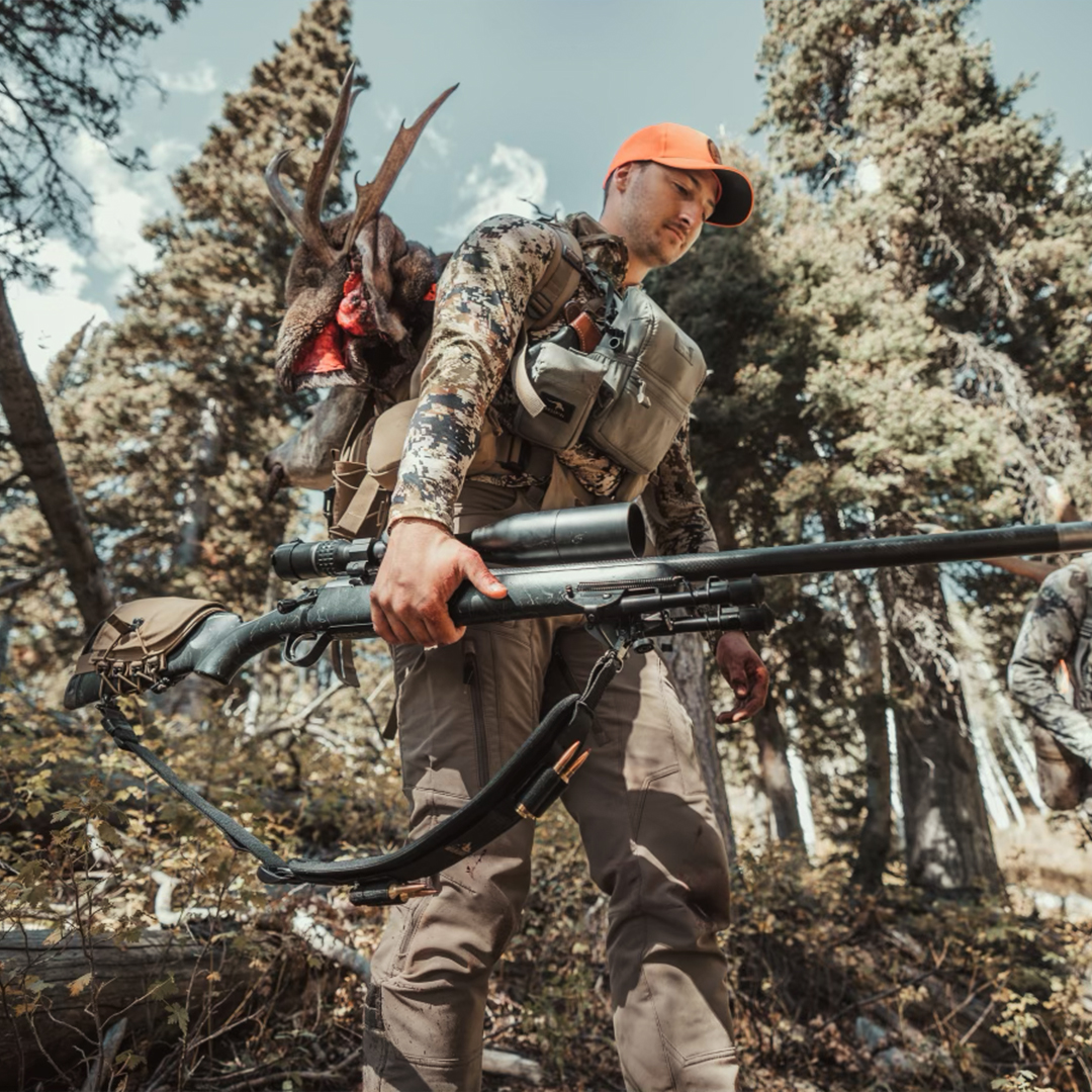 savagemfg's tweet photo. @fishhuntwyo packing out his stud high country mule deer!

#savagemade #staysavage #happyhunting https://t.co/5pELxQqw4o