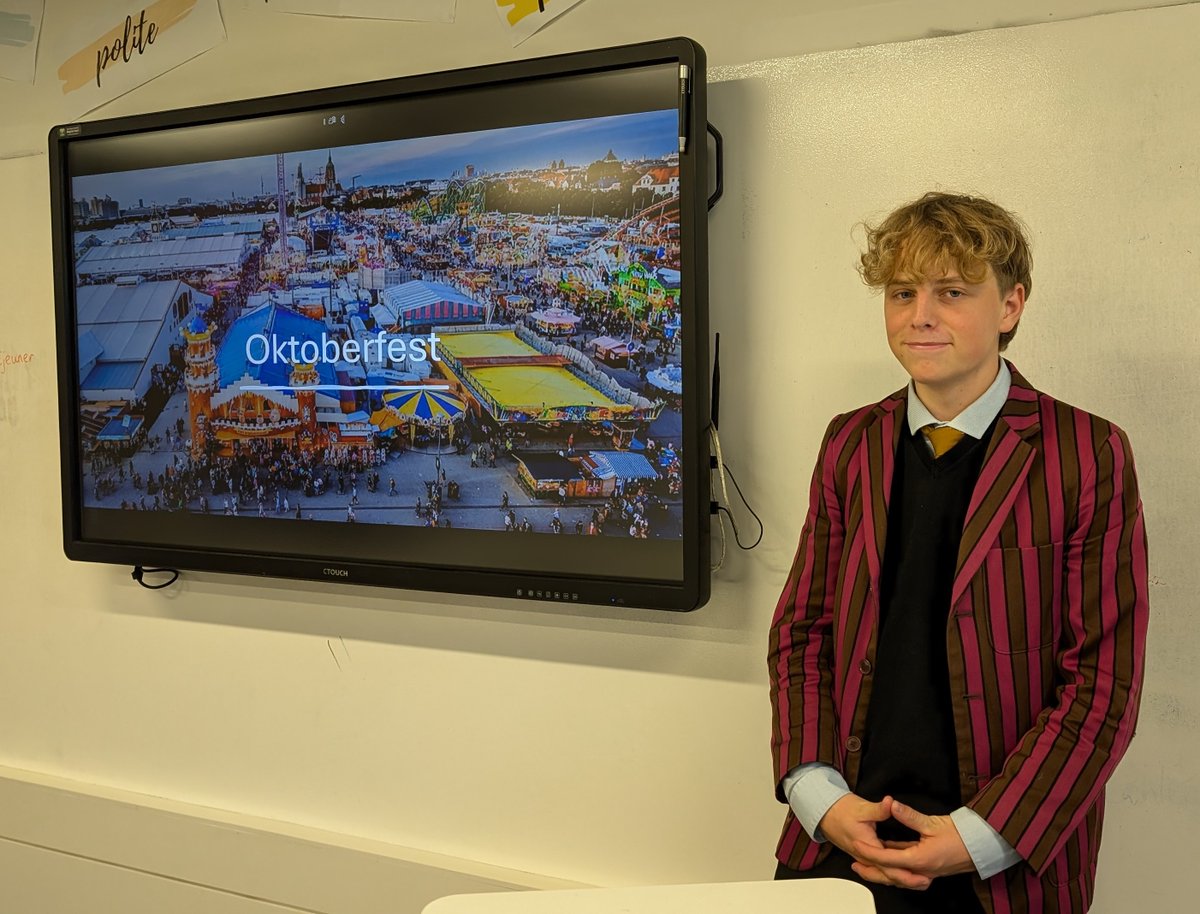 Moritz gave an amazing presentation on the Oktoberfest in today's Kaffeeklatsch (German Conversation Club). Gut gemacht! 🇩🇪🍺🥨