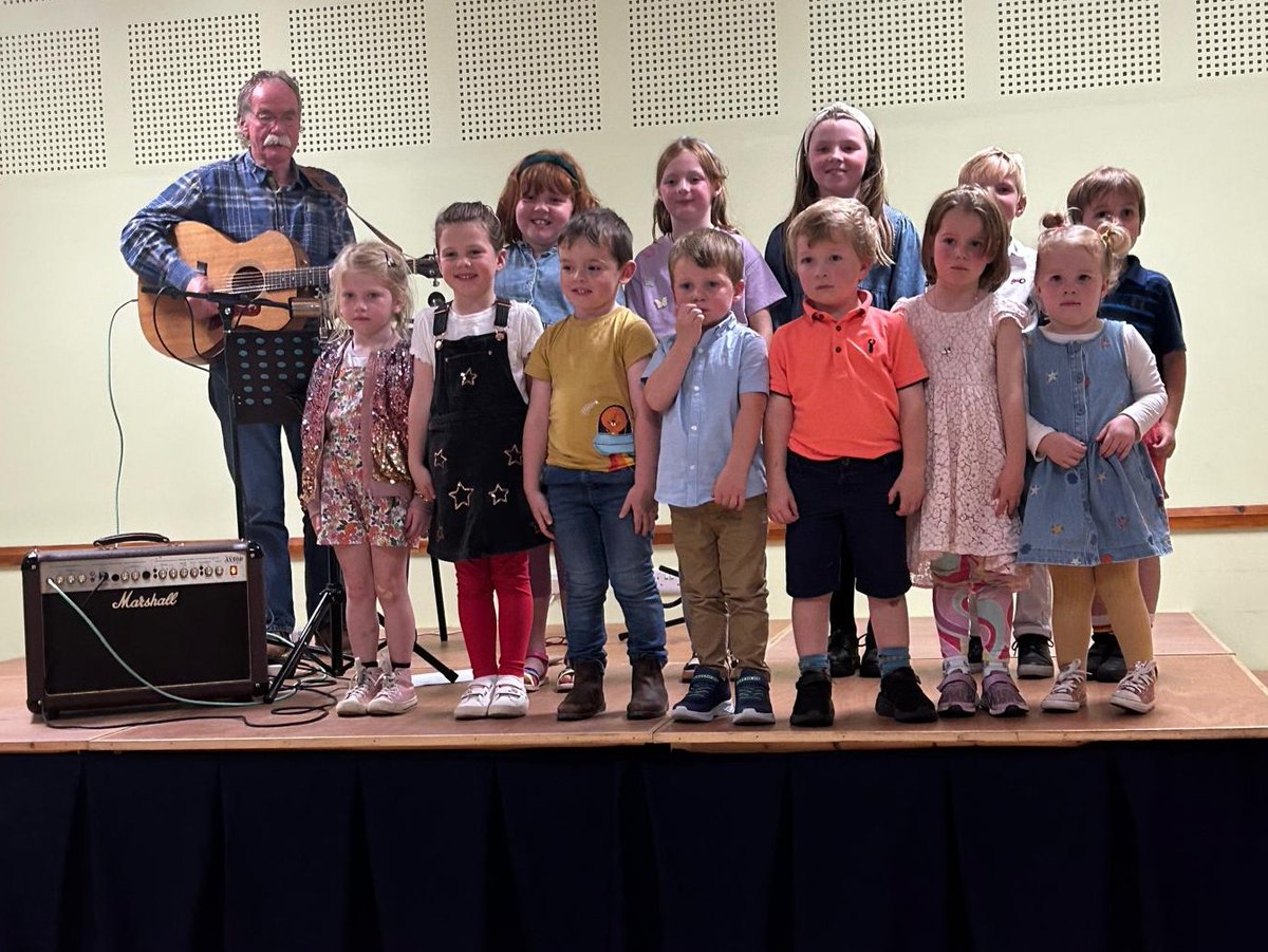 Diolch Tecwyn Ifan a chriw Ysgol Sul Brynhafod am noson arbennig nos Sadwrn 🤩