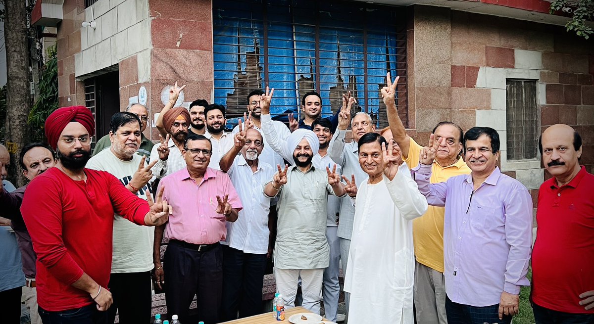 JarnailSinghAAP's tweet photo. अरविंद केजरीवाल जी के रिहा होते ही दिल्ली में विकास कार्यों की रफ्तार कई गुना बड़ी,
आज विकासपुरी A ब्लॉक में भी पानी की नई लाइन का शुभारंभ कर क्षेत्रवासियों का आशीर्वाद लिया
#TilakNagarDevelopment #PublicForProgress #MLAAtYourDoor https://t.co/4qozylGuxG