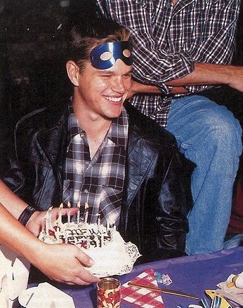 colinfirth_top's tweet photo. 맷데이먼 54살 생일 추카~~🥳🎉🎁🎂🎈매티야 앞으로도 동그랗고 귀엽게 자라다오🥹🙏❤️‍🔥
#HappyBirthdayMattDamon
#HappyMattyDay #MattDamon https://t.co/RNNCfBFgMV