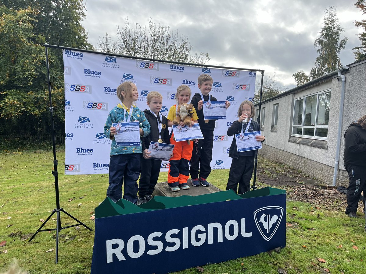 JonathonFountai's tweet photo. Team Lowport Primary School

@LowPortPS @SnowsportFCT @rossignol_1907 @TheSkiClub @CraigdonEdin https://t.co/HvB2lCAtwD