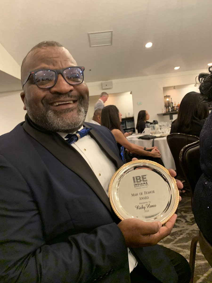 mldy1988's tweet photo. Elkhart chapter of Indiana  Black Expo Man of Honor Ricky Hence https://t.co/Yrg4slHVCb