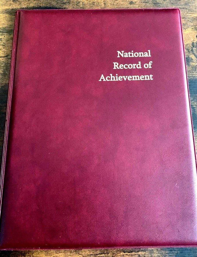 NoContextBrits's tweet image. Who remembers leaving school with this, ready to take on the world?