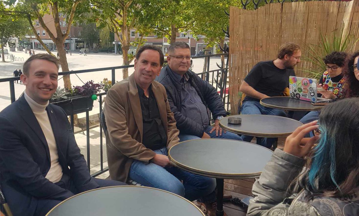 sony_clinquart's tweet photo. Nous recevons avec @RemyBecuwe adjoint à la jeunesse de @Dunkerque une délégation de 7 jeunes Italiens venus durant 10 mois dans le cadre des services civiques européens grâce à @CollectifUniciT
Merci à @PartenordH pour l'hébergement
@P_Vergriete
#cud https://t.co/mwMSHOwBQK