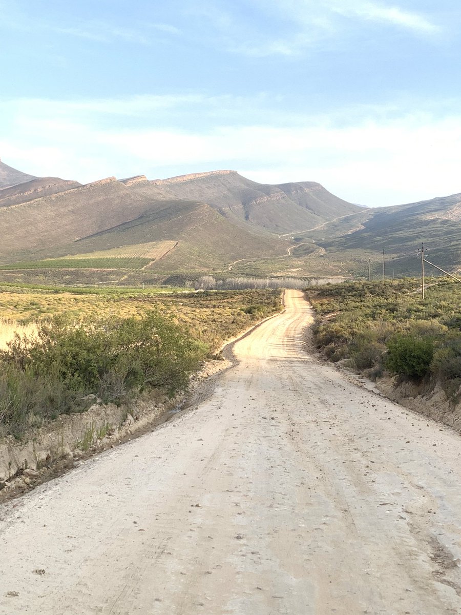 The drive to the Cederberg is awfully pretty
