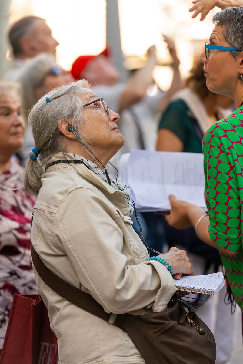 BCN_CiutatDrets's tweet photo. 🧓🏼 Coneixes el Pla d'amigabilitat per a les persones grans?

🎯 Té dos grans objectius:

1️⃣ Desplegar actuacions que potencïin la seva autonomia: via equipaments i entitats, sobretot
2️⃣ Prevenir l’edatisme, la infantilització, el paternalisme...

🔗https://t.co/85ZzOtMoNQ https://t.co/MI5VmrOGjr