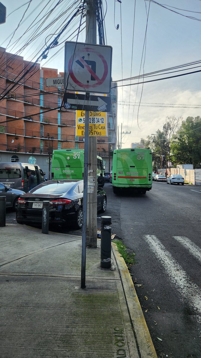 <a href="/gjrzod6174/">Gabriela</a> <a href="/oguillermois/">Guillermo Otero</a> <a href="/Reportes15/">Reportes</a> pedimos atentamente al nuevo gobierno de <a href="/ClaraBrugadaM/">Clara Brugada Molina</a> <a href="/tomaspliegoc/">Tomás Pliego</a> <a href="/LaSEMOVI/">Secretaría de Movilidad CDMX</a> <a href="/PabloVazC/">Pablo Vázquez Camacho</a> poner en orden a ruta 57 que desde hace unos meses llegaron a invadir col Mixcoac (calles andrea del sarto, miguel angel y Luis carracci)