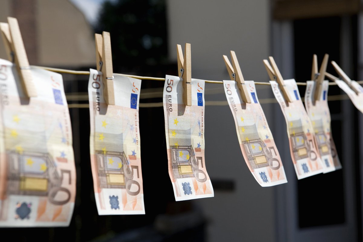 TagadoBTC's tweet photo. Fait avéré : un nouveau rapport de Crypto Information Sharing estime que 5% du PIB mondial est blanchi ou utilisé pour des activités criminelles via la finance traditionnelle et l'argent liquide, tandis que seulement 0,34% de toutes les transactions crypto sont considérées comme potentiellement illicites 🫢

Les fameux experts anti-crypto sont vraiment dans le flou quand ils disent que la crypto est "la monnaie des criminels".