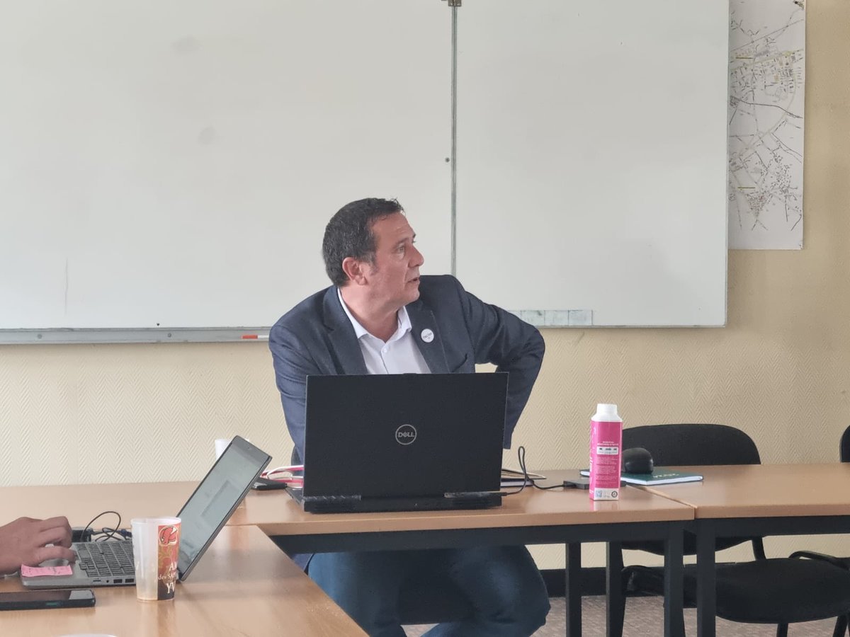 AvenirSecours's tweet photo. [Vie du Bureau national @AvenirSecours ]
[Rencontre territoriale]
[Région #Normandie]

Aujourd'hui @ManuelRahain et #Francois #Sherzer délégués régionaux réunissent les présidents de section de #Normandie à Yvetot département du #76.
Merci à @FredericPiano pour l'accueil 🙏🏻 https://t.co/fgaBCYDn4e
