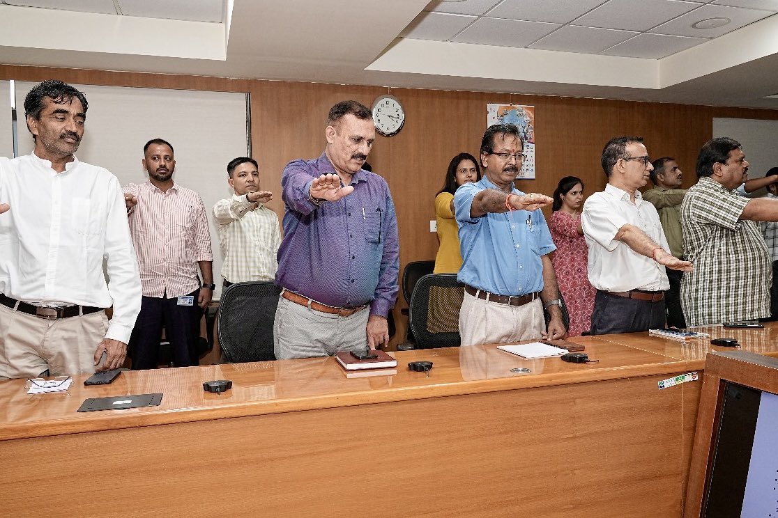 dstGujarat's tweet photo. IT (India Talent) + IT (Information Technology) = IT (India Tomorrow) અને Bharat Today + Bio Technolgy =Bharat Tomorrow ના સૂત્રથી Vikasit Gujarat @ Vikasit Bharat 2047ની પરિકલ્પનાને સાકાર કરવાની દિશામાં (2/3) https://t.co/aGHflTlpdb