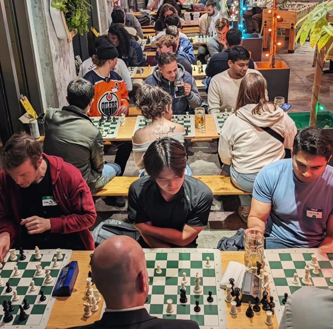 WillkommenSF's tweet photo. It's always fun and games until someone loses their queen! ♟️🍻 Games start at 7pm every Monday night. All skill levels welcome! 

@silicon_valley_chess
#blackhammerbrewing #craftbeersf #sffoodie #foodiesfeed #sfbeer #sanfrancisco #willkommen #blackhammerbrewing #soma #castro https://t.co/mf1ZWwzrrQ