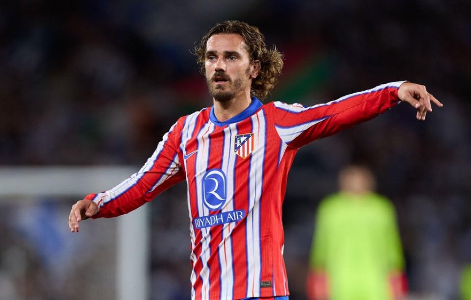 atletiuniverse's tweet photo. 🚨 Atlético Madrid are outraged because of the “Griezmann, d*e” chants by Real Sociedad fans last night.

They believe that just as the shouts against Thibaut Courtois during the derby were condemned, these shouts against Griezmann should also be condemned and reported.

@COPE https://t.co/OSGYDoIAtS