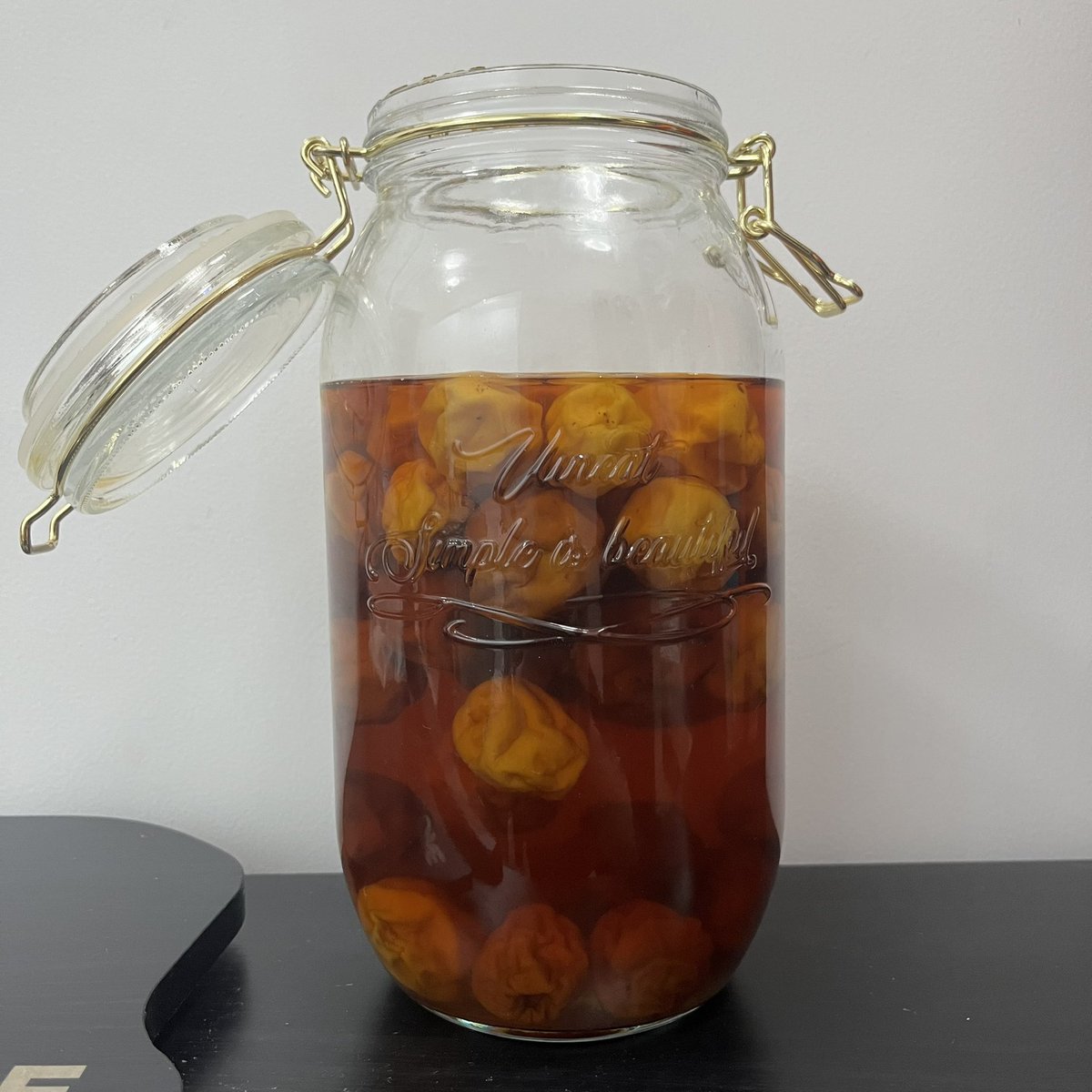 自制梅子酒
实力证明干一行成一行哈哈