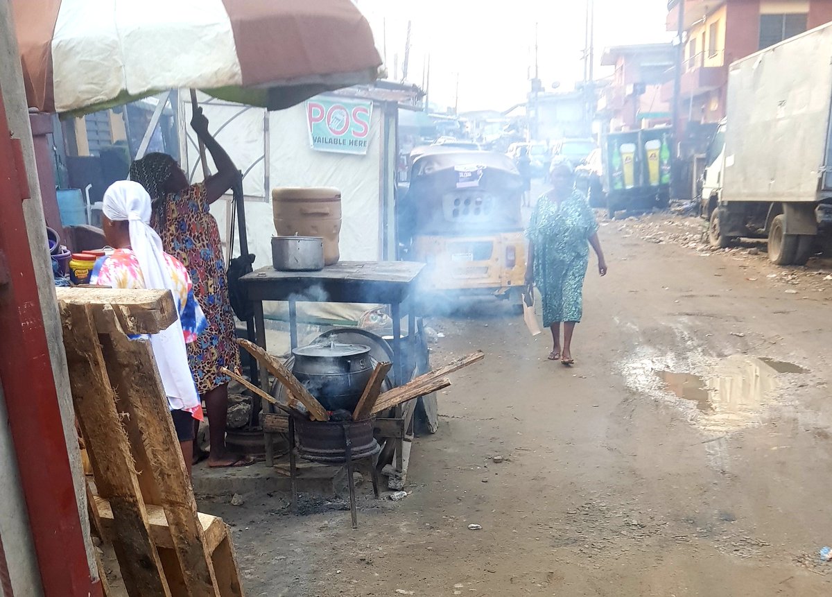 On this report by Collins Odigie Ojiehanor with Lead News, we investigated how the reliance on firewood and charcoal poses health threats to women and children in Lagos. 

leadnewsonline.com/Cooking-up-a-h…