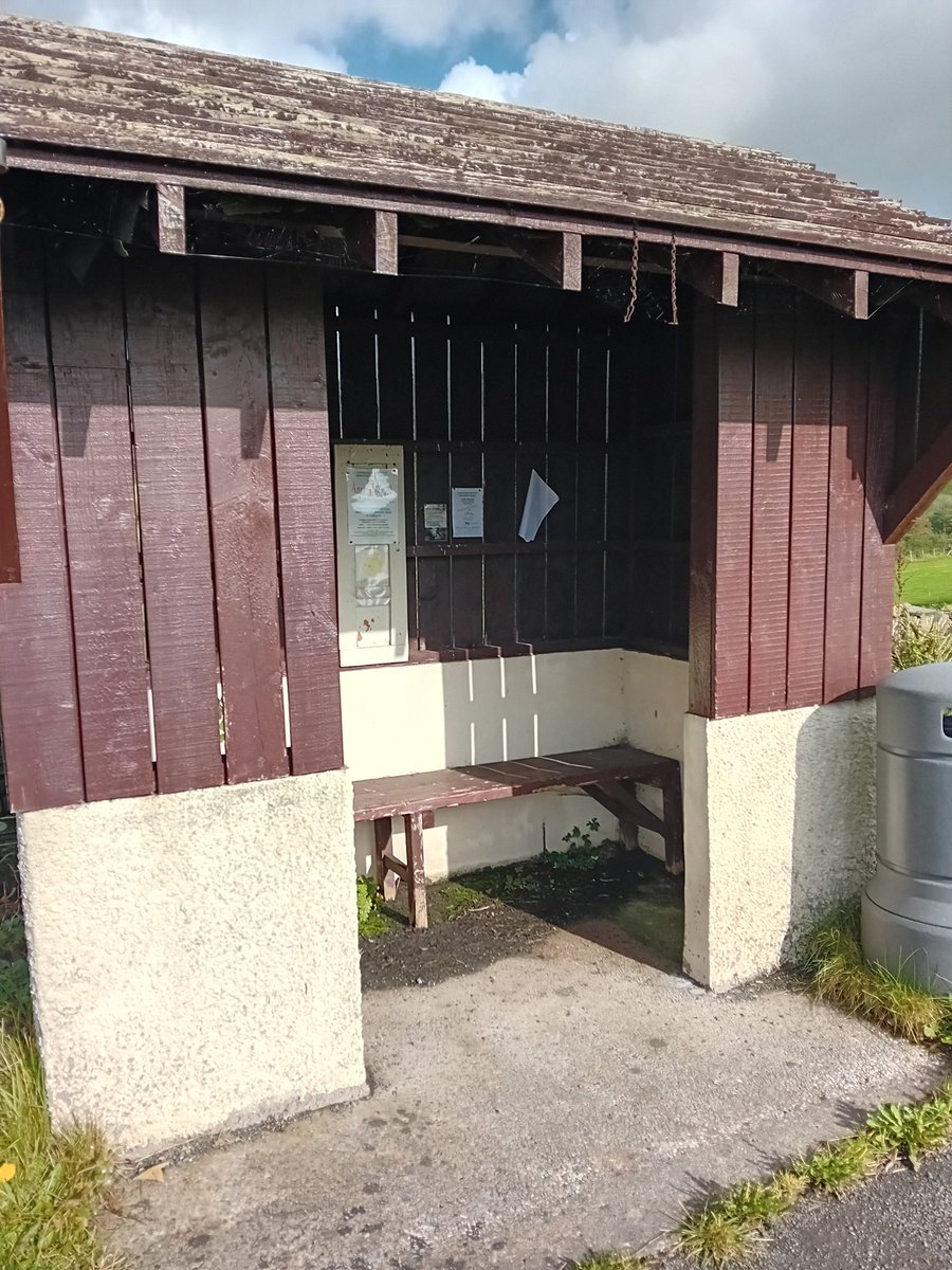 TheLengthsman's tweet photo. Been the #Lowick Lengthsman today tidying up bus shelters and a bit of strimming https://t.co/0LtqWz9EXk