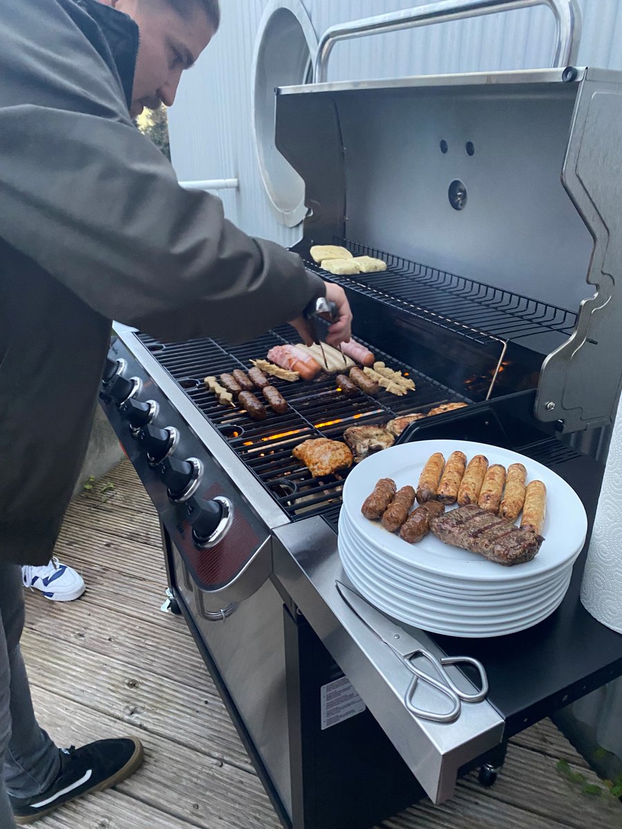 netcare's tweet image. Woohoo, it’s big, it’s fancy, and it’s guaranteed to bring the good vibes: our new grill has arrived and was immediately put to work by our world class grill master, Claus. Its purpose? Making the netcare family happy, of course! Want to join the barbecue fun? Let us know 🙃.