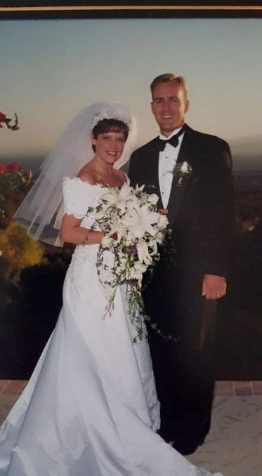 LoboTB21's tweet photo. Happy 29th Anniversary!  Love You https://t.co/HG5fluFUxH