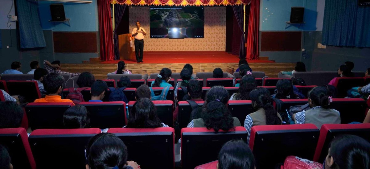 BBSR_DMS's tweet image. 🗳️ Join the ‘Dekho Apna Desh, People’s Choice 2024’ poll! 
HM Shri Akhileshwar Mishra invited students to vote for their top tourist spots. Your vote helps build Viksit Bharat 2047!

👉 innovateindia.mygov.in/dekho-apna-des…

#IncredibleIndia #dekhoapnadesh #ViksitBharat