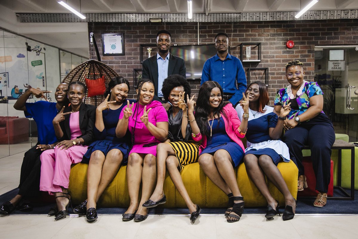 Jobbermandotcom's tweet photo. It's Customer Service (CS) week and we are kicking it off with a spotlight on our incredible customer service team!

These heroes go above and beyond every day to ensure our clients have the best possible experience.

Thank you for all you do!

#InsideJobberman #CSWeek https://t.co/SiA134Z0dl
