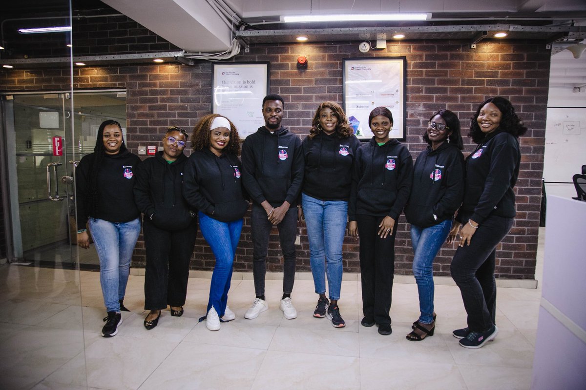 Jobbermandotcom's tweet photo. It's Customer Service (CS) week and we are kicking it off with a spotlight on our incredible customer service team!

These heroes go above and beyond every day to ensure our clients have the best possible experience.

Thank you for all you do!

#InsideJobberman #CSWeek https://t.co/SiA134Z0dl